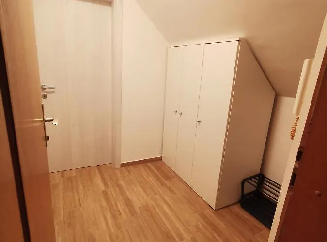 Apartma Lina, Encijan D-38 博希尼