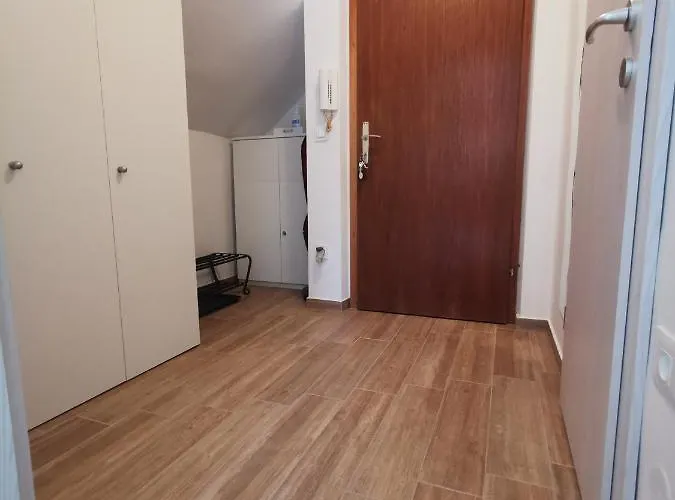 Apartma Lina, Encijan D-38 公寓